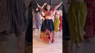 Nagada sang dhol baje 💃😍 dance  shortsyoutubevedio navratra garba [upl. by Clem935]