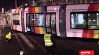 4 Le tram tourne rue dAlsace  courrierdelouestfr [upl. by Thorvald]