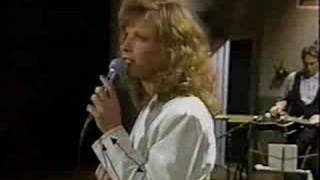 Patty Loveless  Im That Kind of Girl LIVE 1991 [upl. by Nylidnam322]