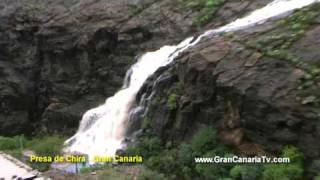 Presa de Chira rebosando barranco lleno de agua con barro Gran Canaria [upl. by Nies12]