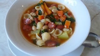 Sopa Minestrone  Receta [upl. by Yelhs]