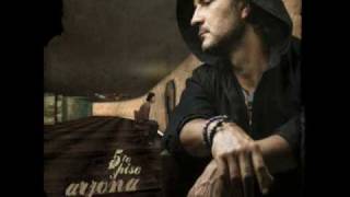 Ricardo Arjona  Quinto Piso [upl. by Nomrah]