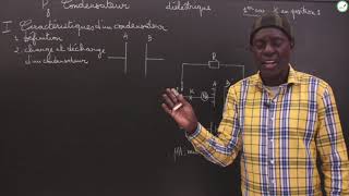 Cours  Première S  Physique  Chimie  P8 Le condensateur  Caractéristiques dun condensateur [upl. by Sile]