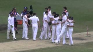 Moment of victory 5th Test Sydney 2011 Last Post plays crowd roars England win Ashes series [upl. by Wolfort]