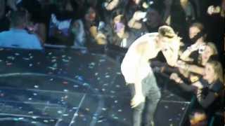 Justin bieber faints on stage London 02 arena 070313 [upl. by Valentin]