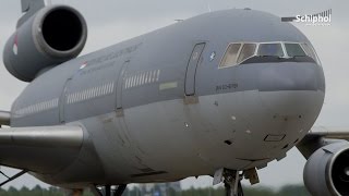 KDC10s van de Koninklijke Luchtmacht landen op Schiphol [upl. by Etnauq]