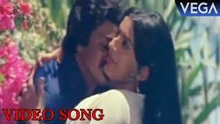 Premathin maniveenayil Video Song  Pooviriyum Pulari Movie Scenes [upl. by Quin76]