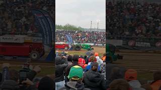 Tracteur pulling vert [upl. by Hayes755]