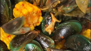 RESEP KERANG HIJAU SAOS PADANG dapurumi93 [upl. by Yeslaehc483]