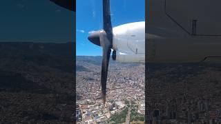 Sobrevolando la ciudad de Medellin después de despegar del Olaya Herrera  ClicAir ATR42  EOHTLU [upl. by Kotick]