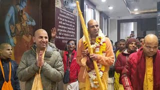 SB KESHAV SWAMI MAHARAJ in Iskcon Rohini Grand Entry  HG Keshav Murari Vaikuntha Chandra Prabhu [upl. by Ainirtak]