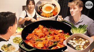 외국 손님에게 한식 집밥 제대로 차려주기 닭갈비 비빔밥 된장국 나물 [upl. by Myrlene]