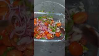 Leckerer schneller Tomatensalat food gesundessen gesunderezepte lecker tomato salat rezept [upl. by Battiste]