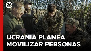 Ucrania planea mobilizar a 160000 personas para sustituir las bajas de su ejército [upl. by Anos]