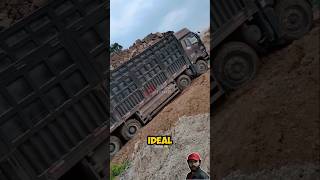 subir sobre cargado y con ayuda 😱camionestruckcamionerostrailer camion [upl. by Heydon803]