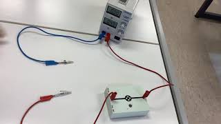 Elektrische Leitfähigkeit einer Salzlösung [upl. by Hoebart]