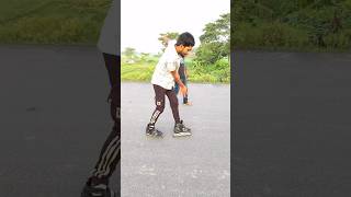 Skating chalana sikha rahe hain 🥹🥹👇trending sportsshoes skater skating skater viral road [upl. by Clower]