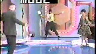 julio la salsa y amanda estilo  sabado gigante 29 de enero 1994 [upl. by Bedad]