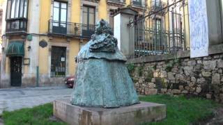 PLACE LA MONSTRUA Escultura Eugenia Martínez en AVILÉS [upl. by Yemarej]