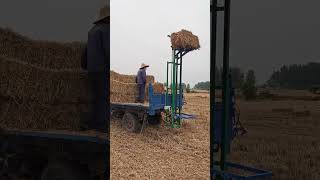 Part 397 Straw bale loading machine battery driven machine hung on the car loading [upl. by Eiuol]