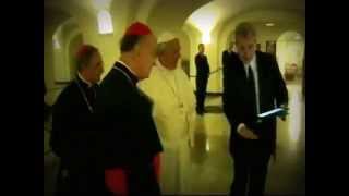 VIDEO EXCLUSIVO  Papa Francisco visita o túmulo de São Pedro01abril2013 [upl. by Ttimme]