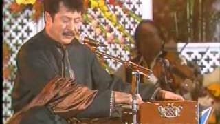 Menoo Ker Nein Saar Ke Kola by Attaullah Khan [upl. by Collette]