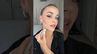 Come camuffare il doppio mento con il makeup 😉makeuptutorial makeupsecrets makeuphacks contour [upl. by Wertheimer]