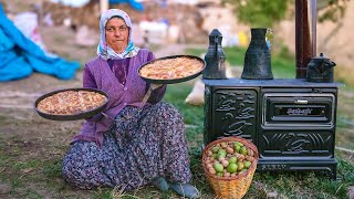 Türklerin Geleneksel Cevizli BaklavasıKöyde Ceviz Toplamak [upl. by Enneirb]