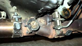 Gsxr600 2006 Slip on exhaust SET valve removal [upl. by Nylorac]