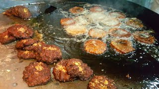 Peshawari Chapli Kabab  Tikka Corner Hayatabad Peshawar  Peshawari Kabab  Pakistani Street Food [upl. by Aenej13]