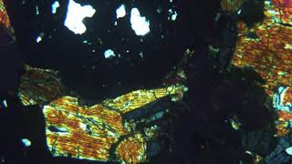 Eclogite au microscope polarisant LPA [upl. by Anitsyrc]