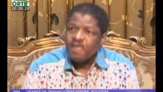 Boni YAYI fait des mises au point avec les transporteurs et le haut commandement militaire [upl. by Adev123]