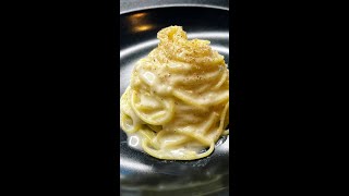 SPAGHETTI CACIO E PEPE original creamy recipe shorts [upl. by Tor]