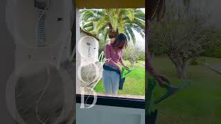 How to clean a window 🤗 Subscribe to my page to discover every day a tip [upl. by Yenal]