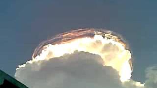 Nube o Extraña Nave en Indonesia [upl. by Munshi]