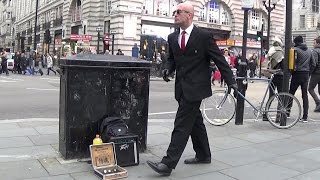 Living statue  London  Piccadilly Circus  MUST WATCH [upl. by Adnaloj332]