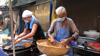 KL Petaling Street Food Hunting  探食茨厂街 2020 [upl. by Ecila518]