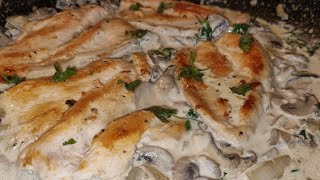 escalopes de poulet sauce normande champignons recette express [upl. by Fortna]