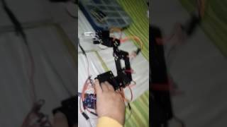 Brazo robotico 6 servos [upl. by Dam]