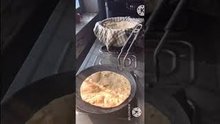 Roti banane ka aasan tarikayoutubeshortsviralrecipeleechikirasoiviralshort [upl. by Cardie447]