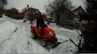 Kubota GR2120  Schneeschild hydraulisch [upl. by Eidok955]