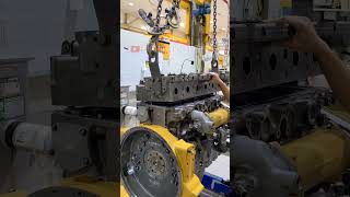 Install cylinder head engine Caterpillar dieselengine engine mechanic [upl. by Dow]