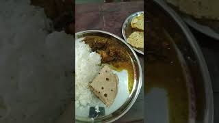 Chicken curry rice roti bhindi bhujiya in lunch ll swatibaxla [upl. by Eemyaj]