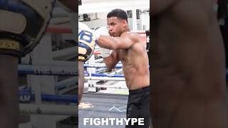 ROLLY ROMERO NEW SKILLS SINCE GERVONTA DAVIS LOSS SHOWS IMPROVED KO COMBOS amp DEFENSE FOR 140 DEBUT [upl. by Fawn356]