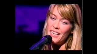 Cerys Matthews  Calon Lan Live [upl. by Lyndell185]