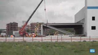 Incidente sul lavoro nel cantiere di Amazon ad Alessandria morto un operaio altri 3 feriti [upl. by Yor706]