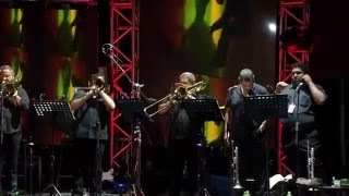 Rubén Blades con Roberto Delgado amp Orquesta en vivo  Maestra Vida [upl. by Uolymme]