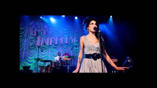 Love Is A Losing Game live in Belfast 2006  Amy Winehouse Acoustic [upl. by Alphonso]