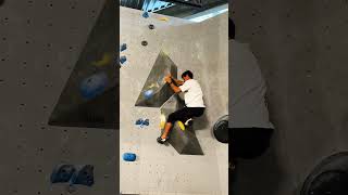 Tiptoe your way up climbing bouldering [upl. by Nnaillij]