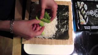 Comment faire rouler des makis sushi maison [upl. by Aisiat]